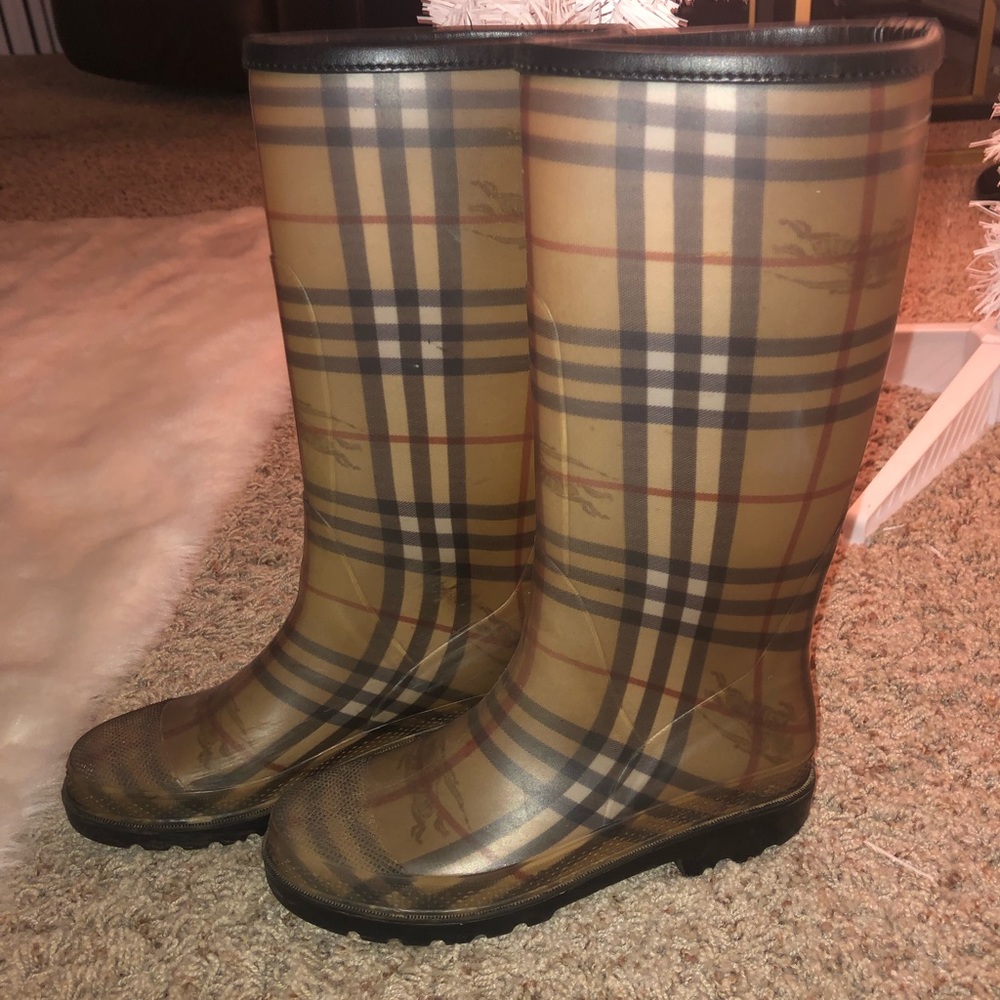 Burberry Nova Check rain boots *sale*